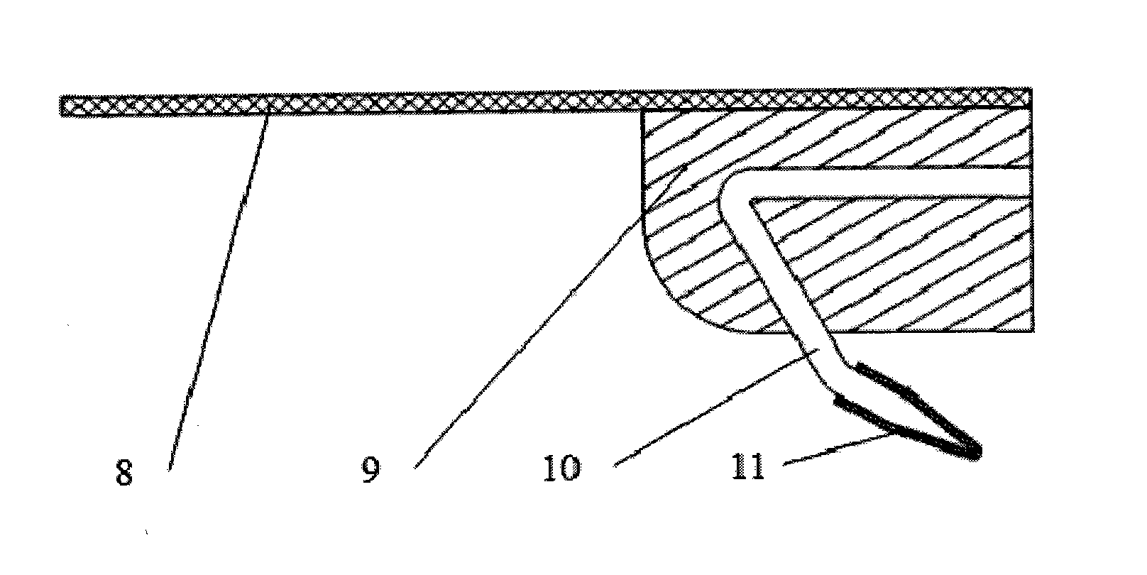 Wall-climbing robot with passive compression structure and biomimetic claws