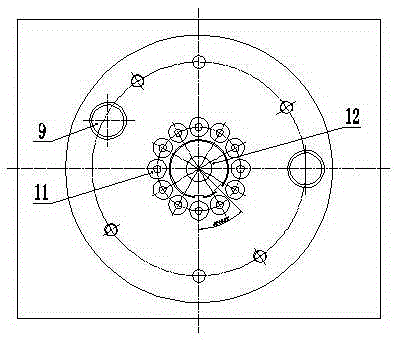 Rear axle locking gasket die capable of punching 24 holes in two steps and machining process of die