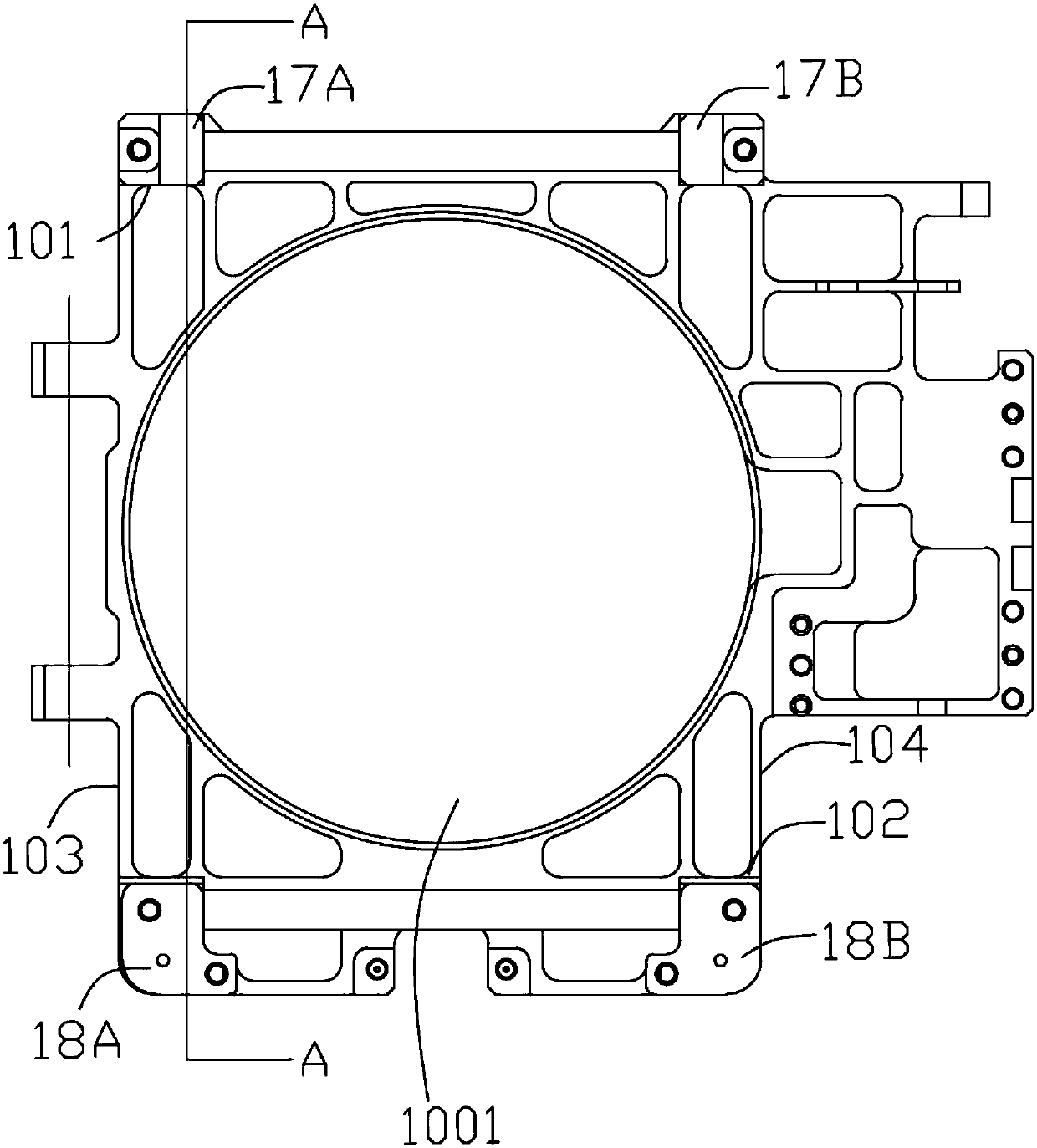 Lens displacement adaptive device and projection device