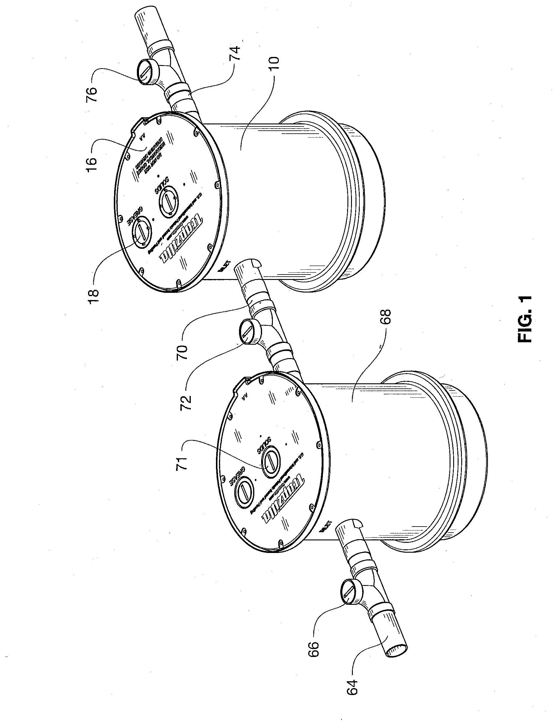 Passive grease trap with pre-stage for solids separation