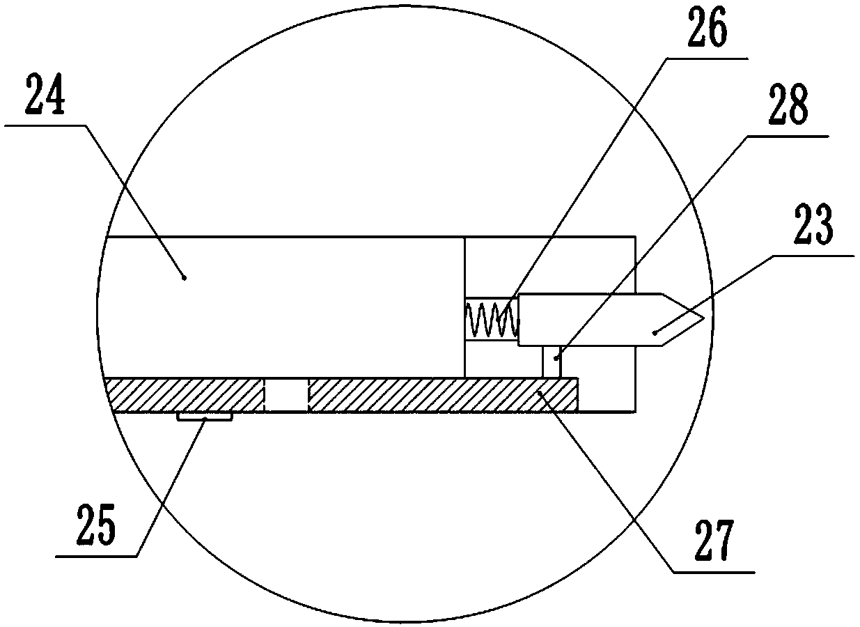 Smashing device for refuse landfill