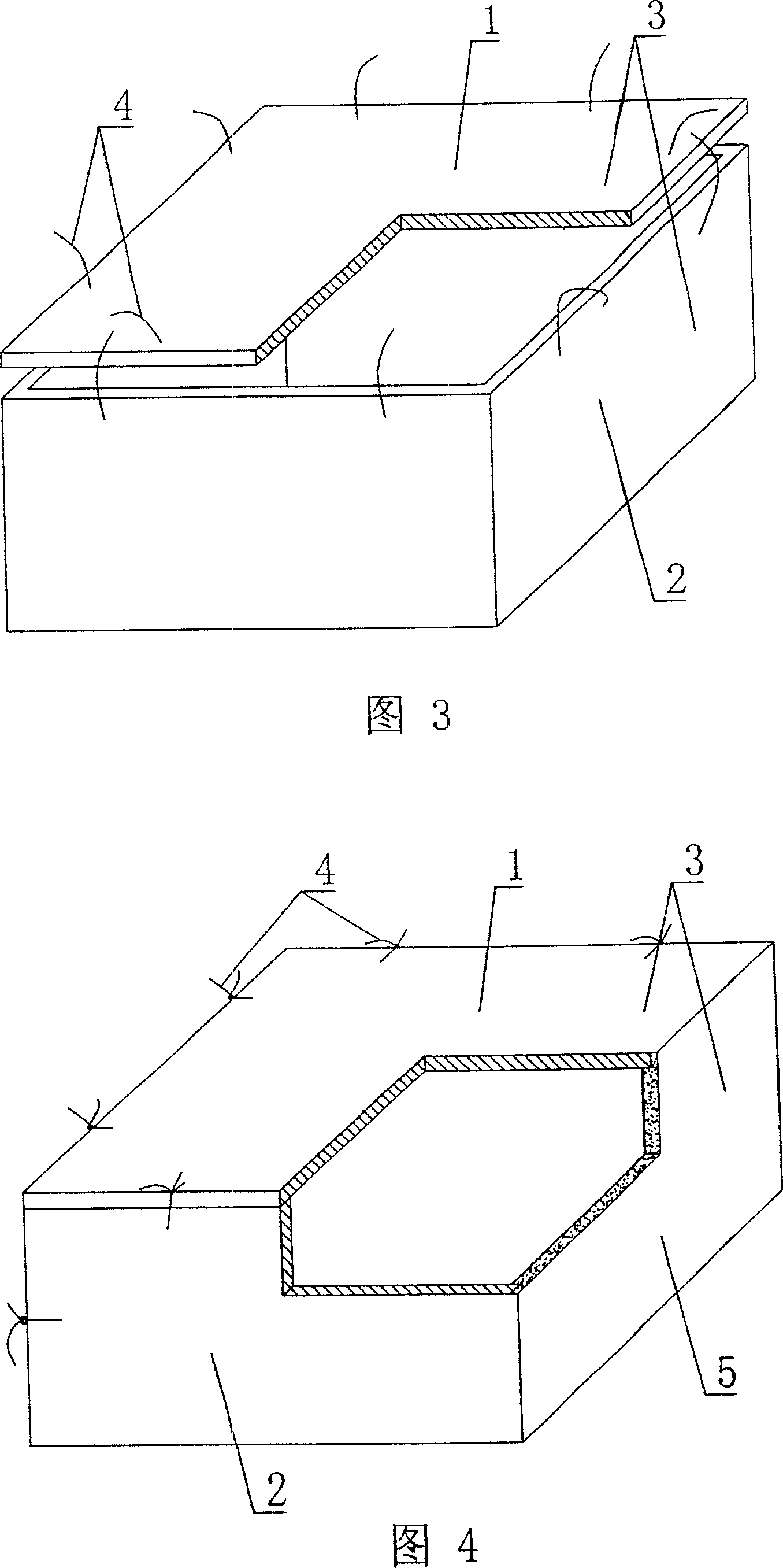 A hollow shuttering component in use for filling in concrete