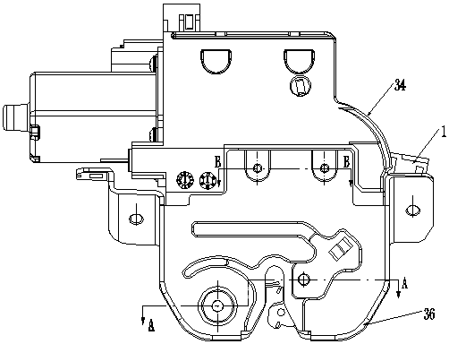 A self-priming tailgate door lock assembly