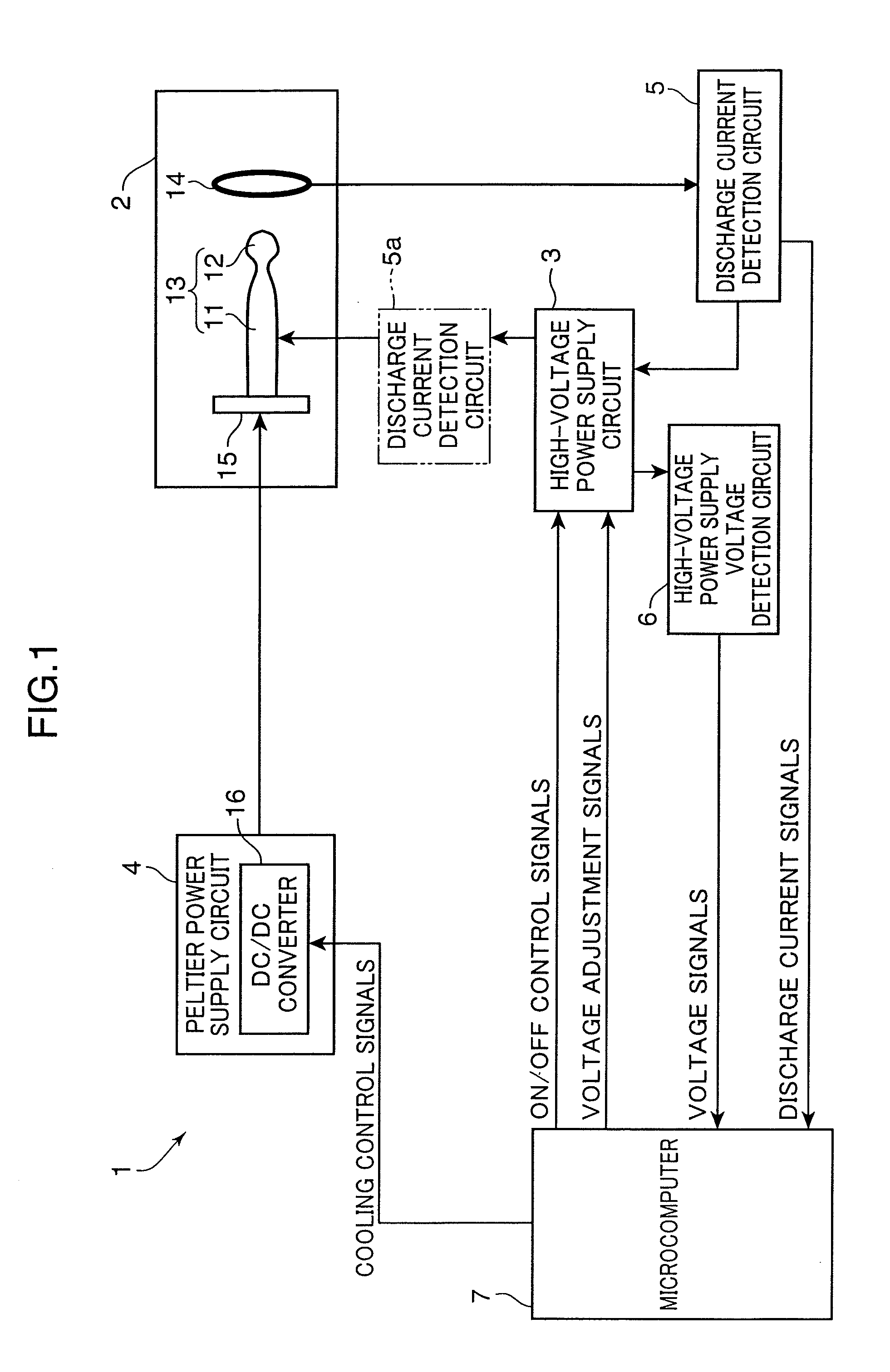 Electrostatic atomizing device and air conditioner using same