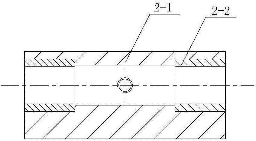 Multi-size self-adaptive cigarette pushing device