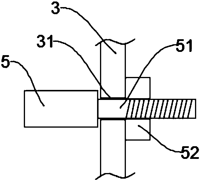 Spray irrigation device with spraying range adjusting function