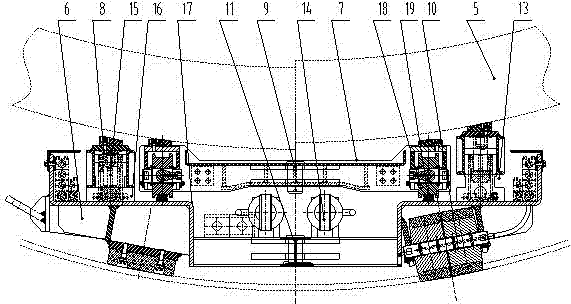 Tube segment transport trolley simultaneously adaptive to whole-ring tube segment transportation function and small-curve tunneling function