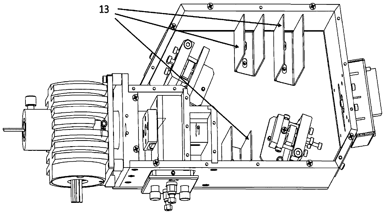 Diode array detector based on multistage signal calibration and calibration method