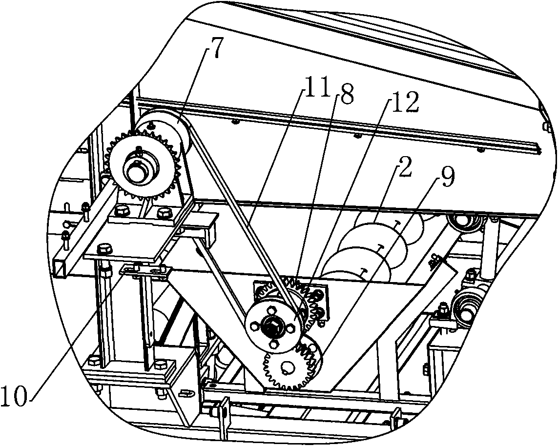 Seeds transporting and hoisting device of corn harvester