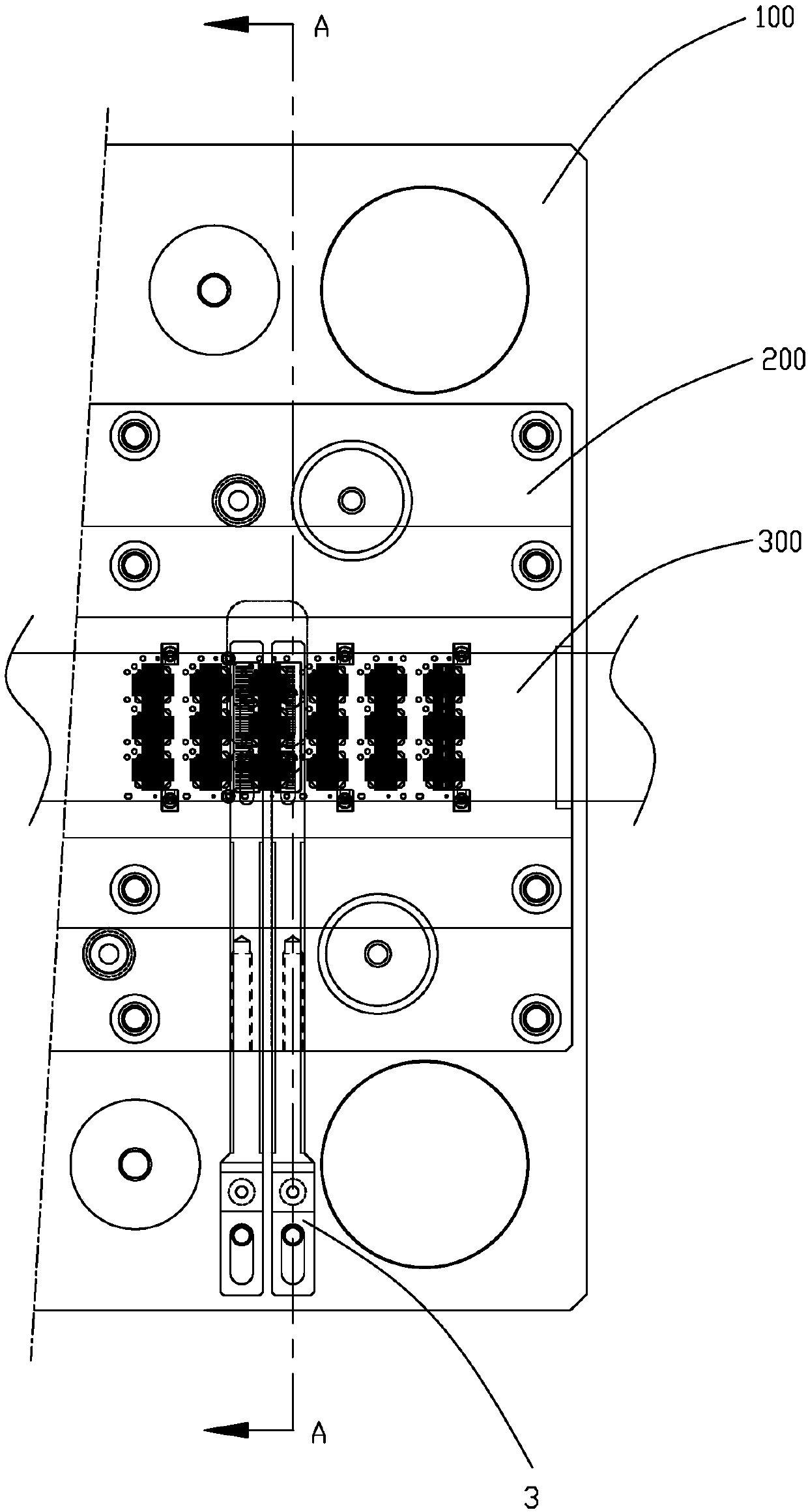 Mold modification mechanism for modifying bending deformation of punch products