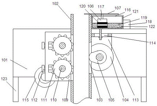 Cutting equipment capable of moving pipeline intermittently