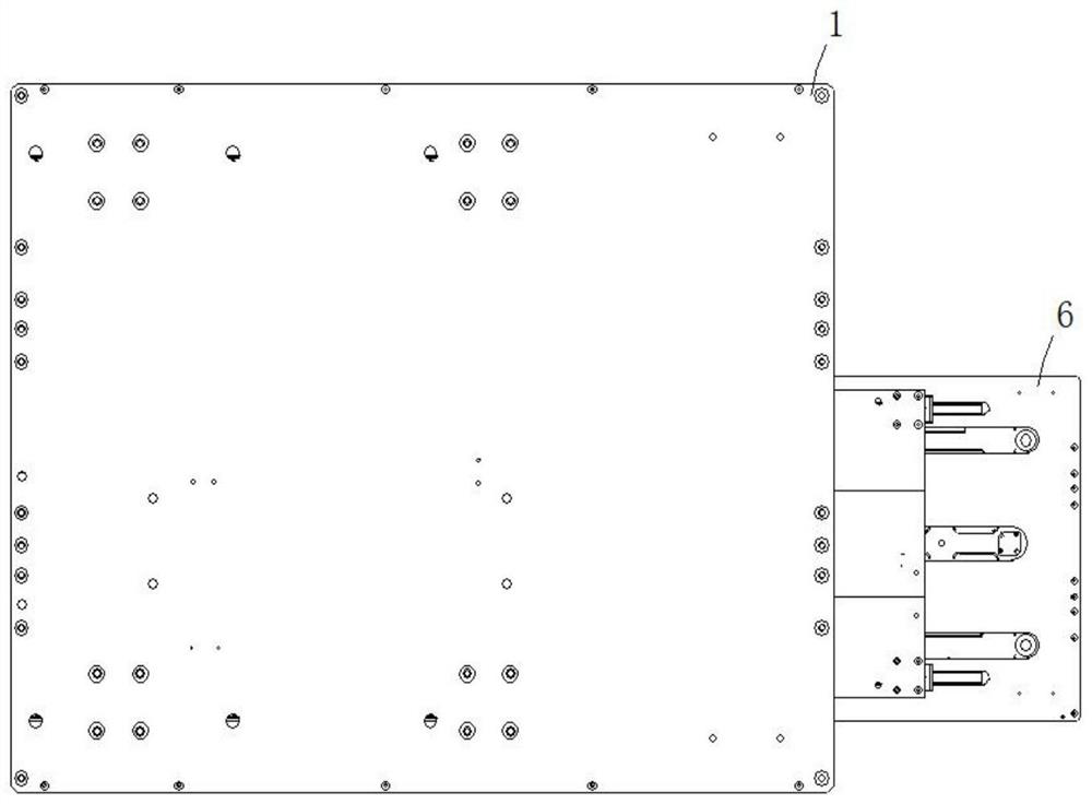 Feeding structure of solid waste treatment machine and solid waste treatment machine