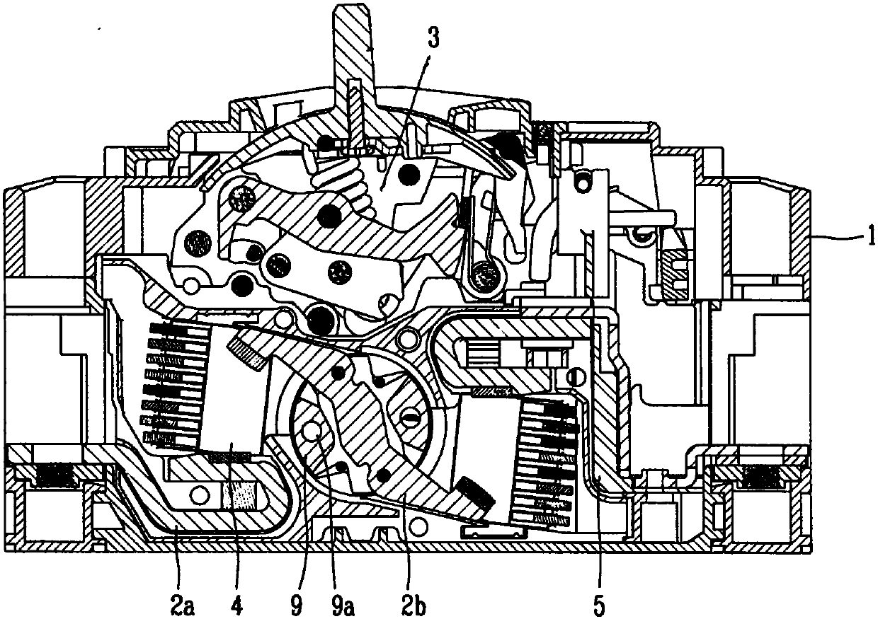 Multi-pole molded case circuit breaker with insulation barrier for rotary pin