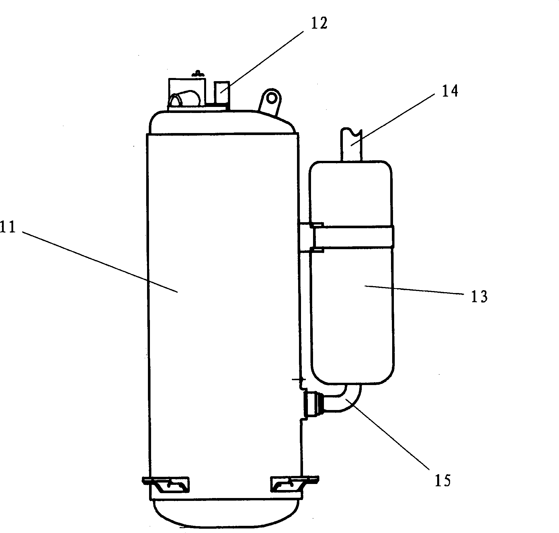 Integral structure of liquid reservoir and oil separator of compressor