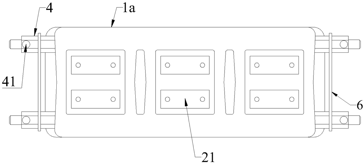 Driving mechanism for controlling opening or closing of capsule bag