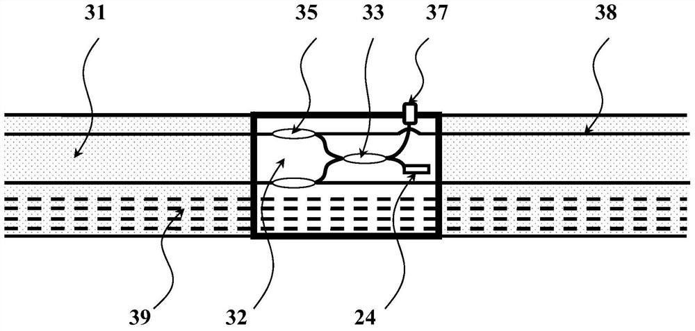 Sensor suitable for long-distance submarine pipeline leakage monitoring and monitoring method thereof