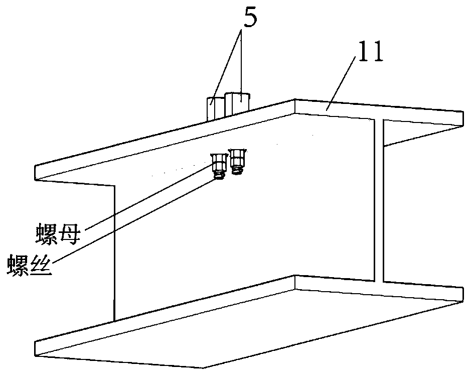 Measuring sensor for measuring bond slip at interface between structural steel and concrete and measuring method thereof