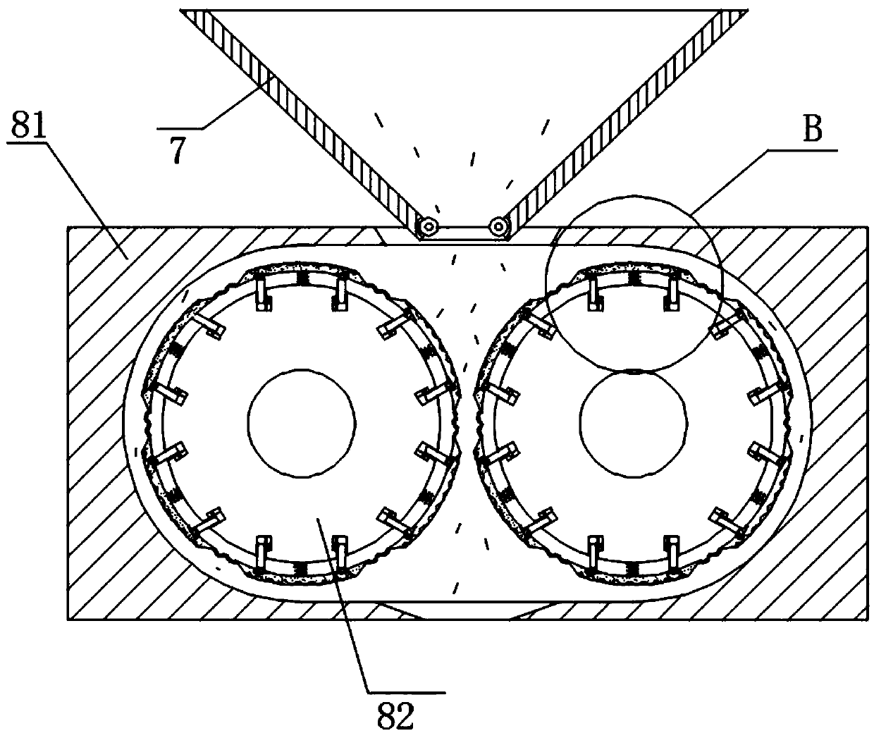 Rice processing and polishing device with polishing improving efficiency