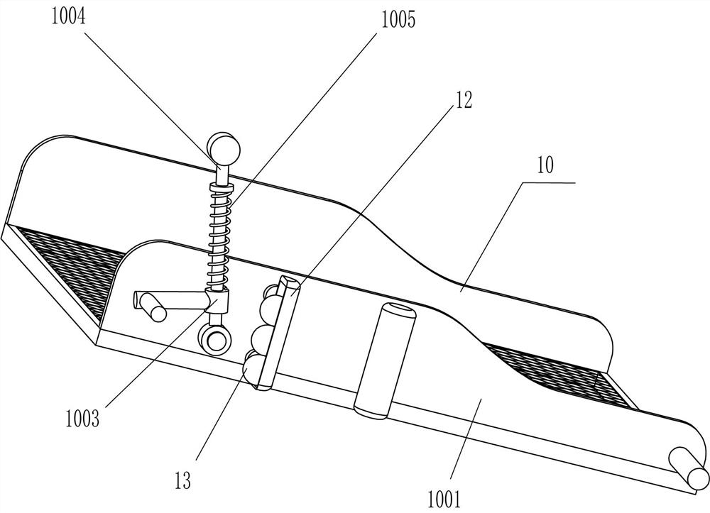 Waste battery smashing device