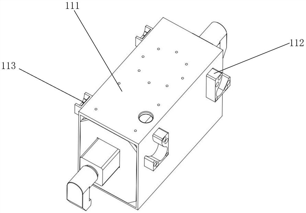 Adjusting and pin pushing device for replacement operation of suspension insulator