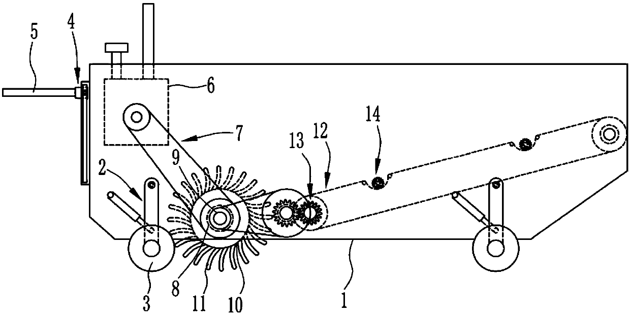 A traction-type straw tumbling and desoiling machine