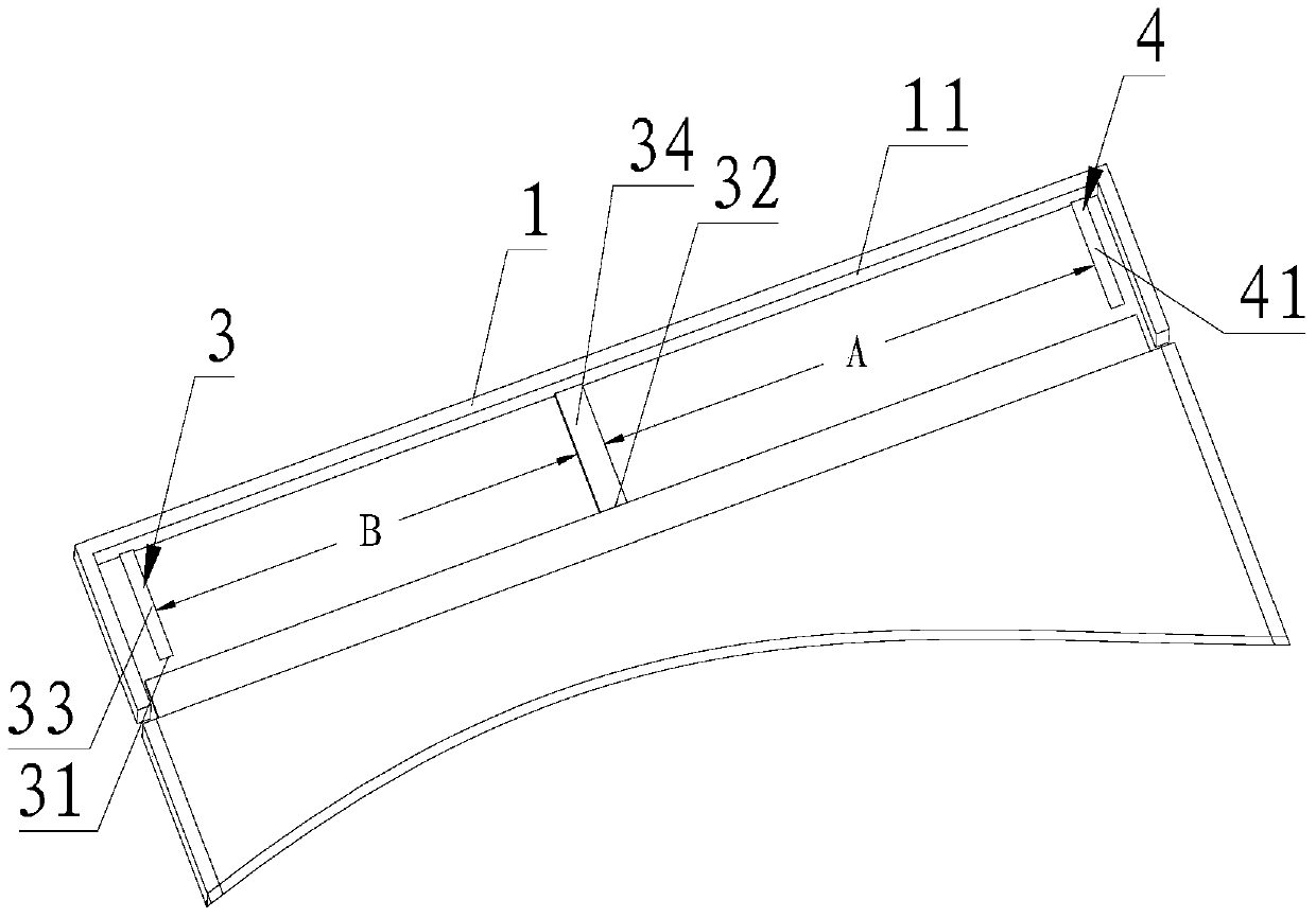 A mobile terminal with a metal casing and its antenna structure