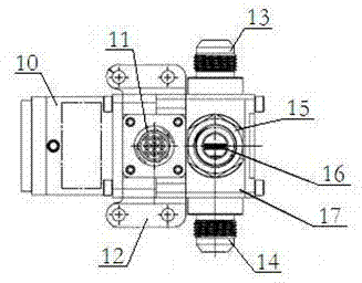 Balanced oil transportation system of symmetric oil tanks