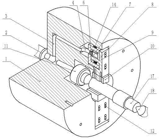 Hydraulic floating centering and clamping transmission device