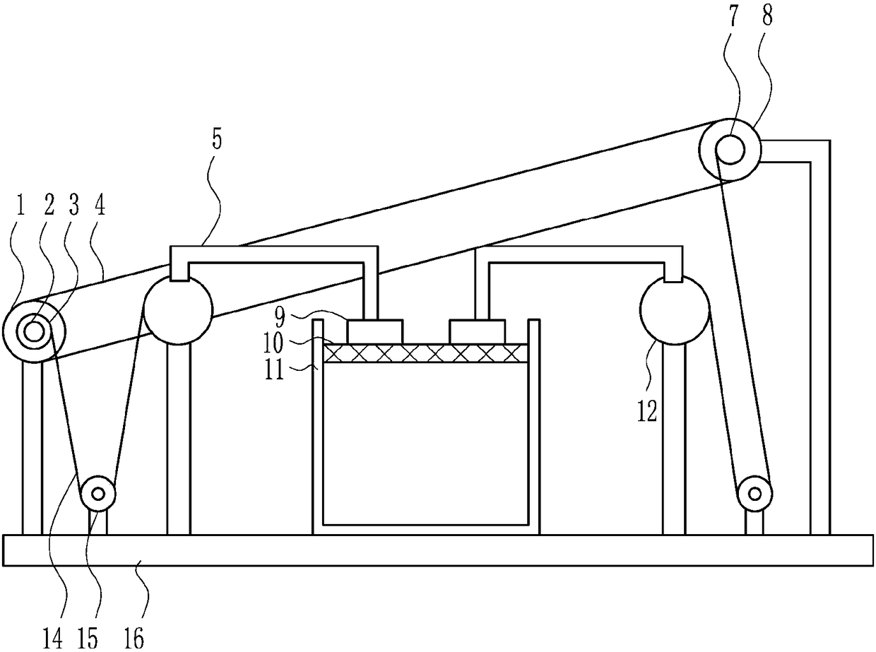 A fast crushing device for animal feed