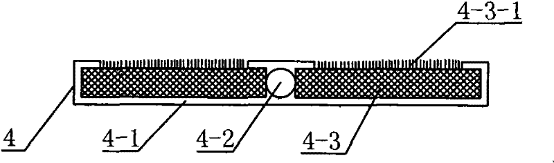 Excess sludge reduction bioreactor with variable aeration and worm attachment oblique plate