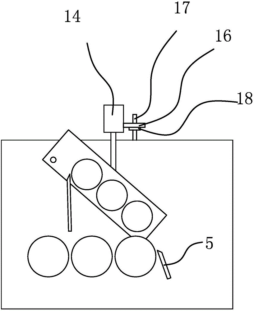 Roll grinding machine grinding in circulating way