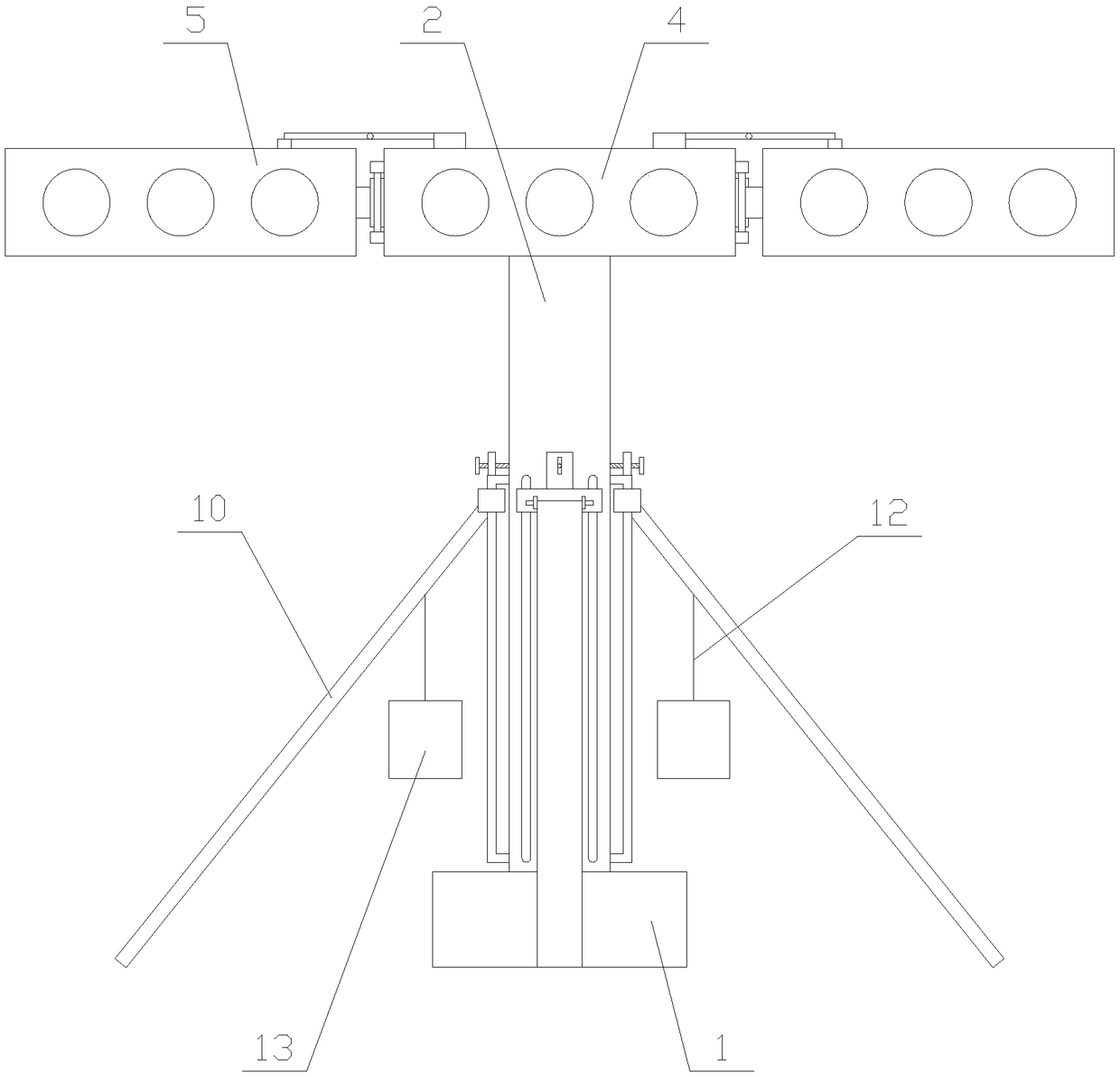 Mobile traffic lights with high displaying range and stable structure