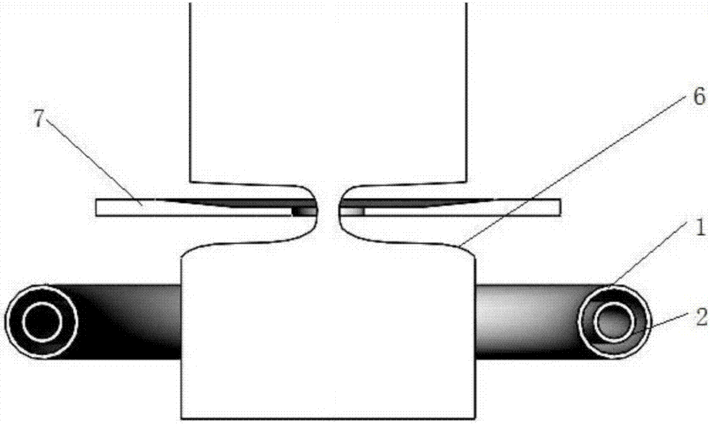 Doping device for improving radial resistivity distribution of float-zone single silicon crystals