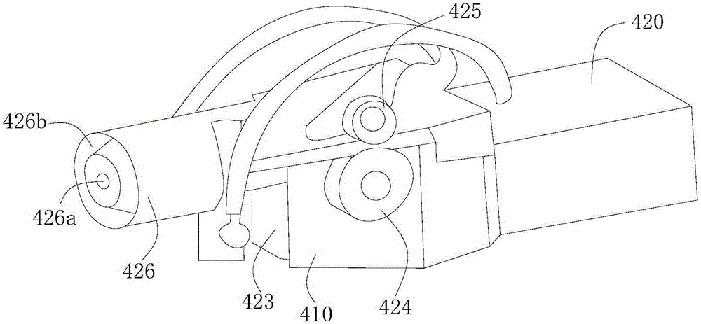 Simultaneous on-line zinc spraying and dust removal device for multiple micro-channel aluminum flat tubes