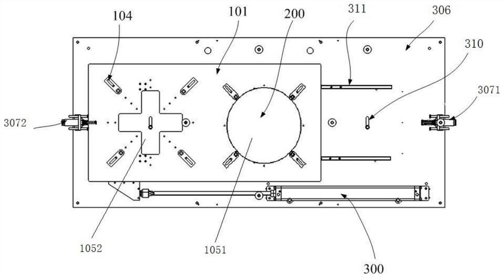 Feeding device and automatic feeding and discharging system