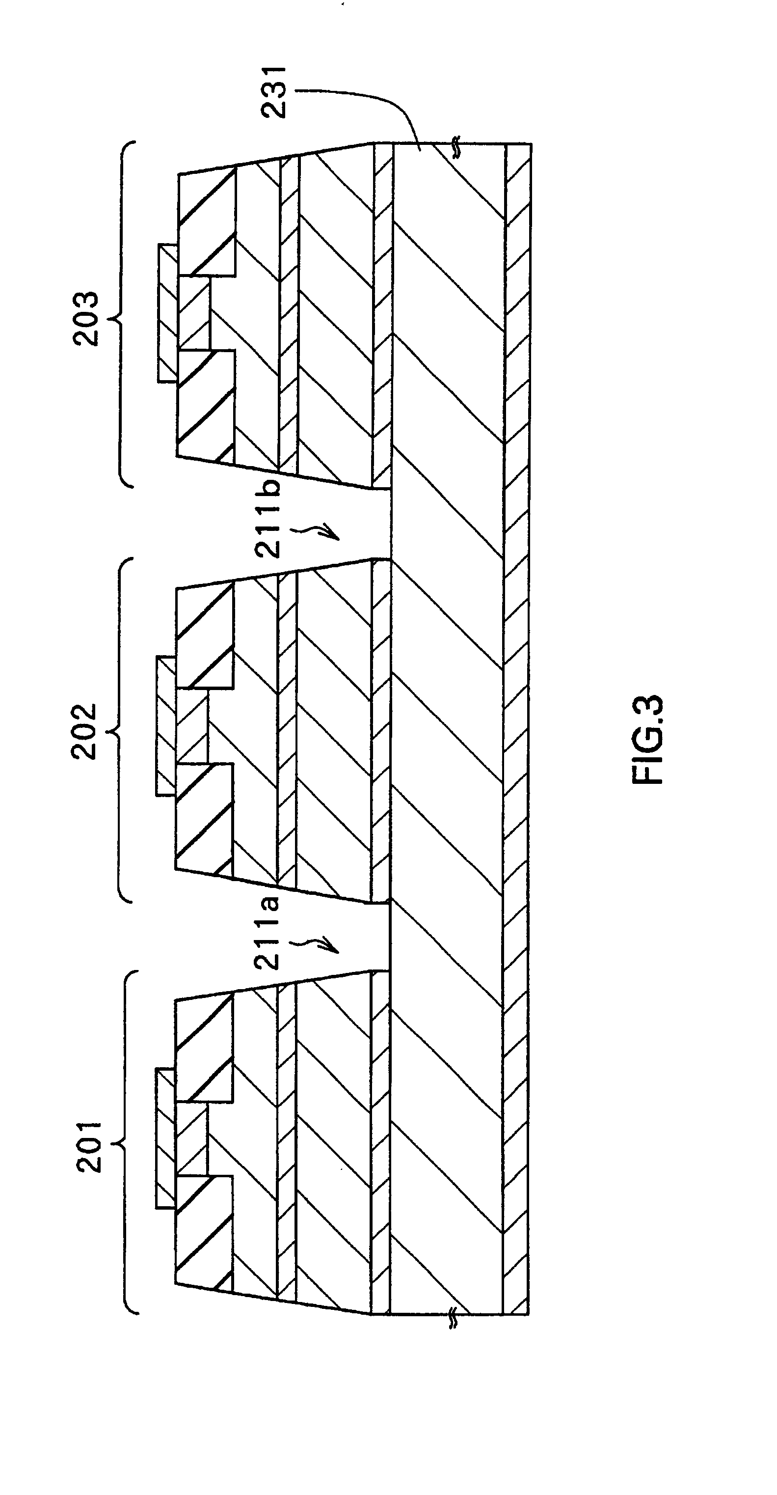 Semiconductor light emitting device with stacked light emitting elements