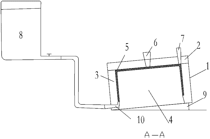 Mould and method for casting quartz crucibles