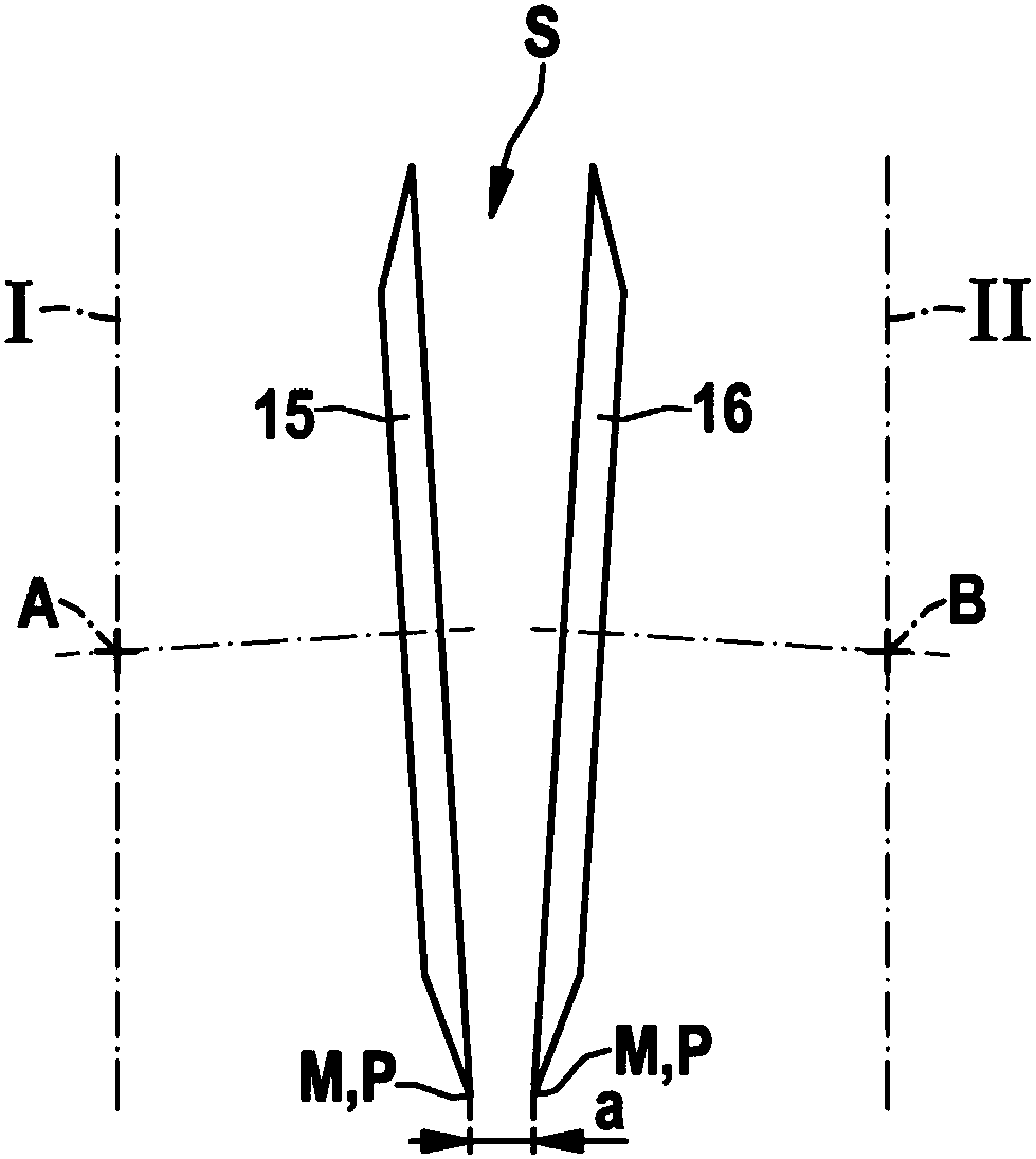 Apparatus and method for automatically obtaining flesh from beheaded and gutted fish