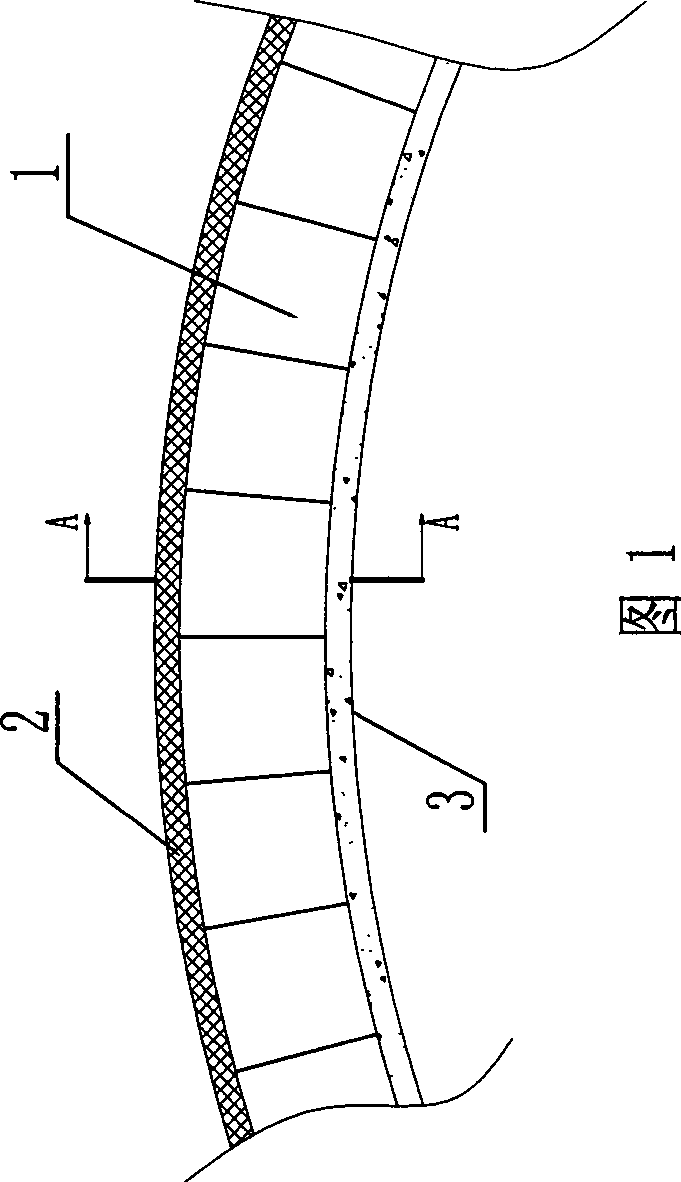 Noise reducing and anti-freezing device outside power plant cooling tower