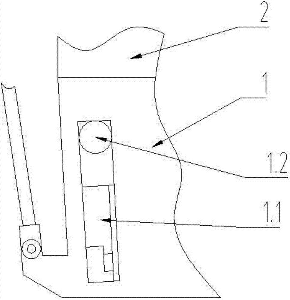 Milling machine floating material receiving device