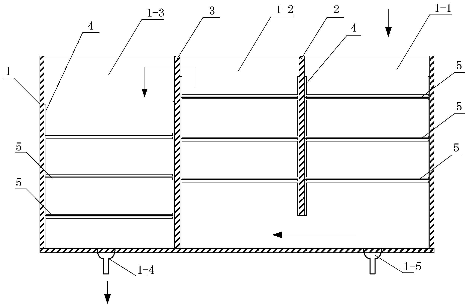 Baffling type adsorption device applicable to sudden water pollution emergency treatment