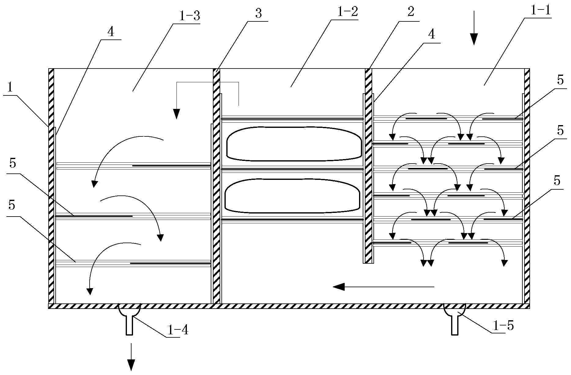 Baffling type adsorption device applicable to sudden water pollution emergency treatment