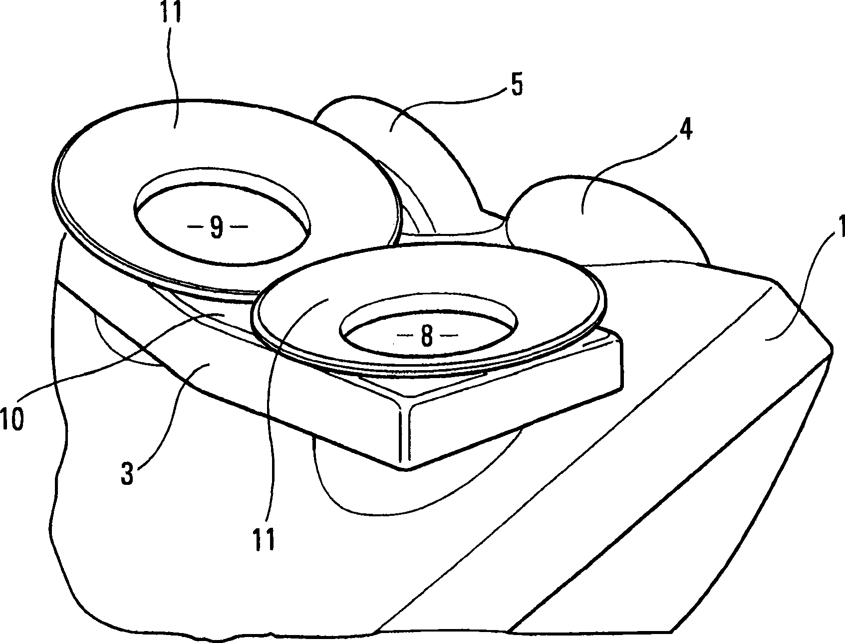 Connection device between an artificial heart and the natural atria