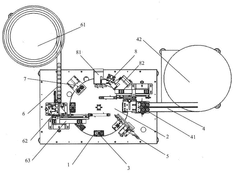 Installing device of separated type cosmetic cap body