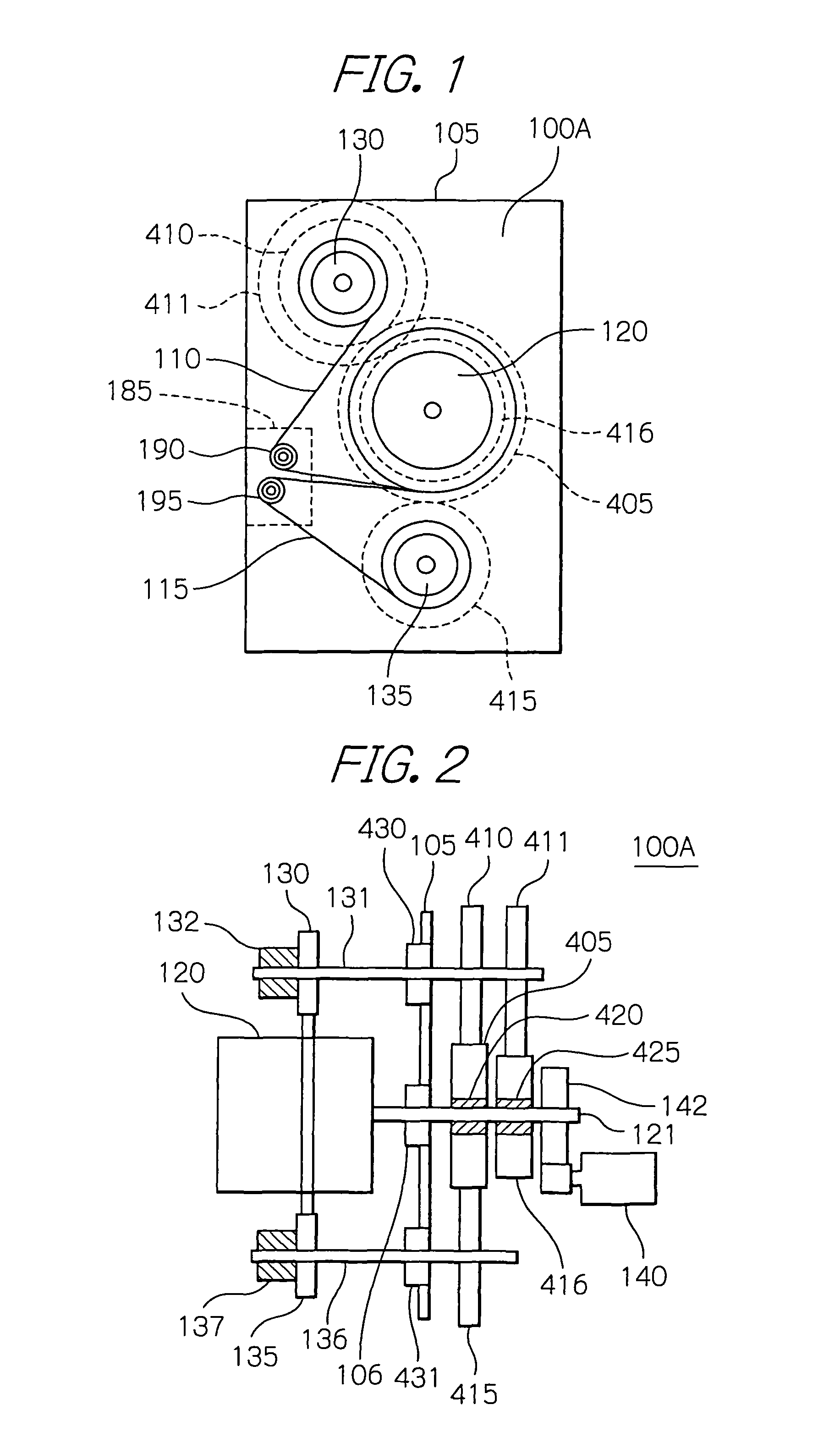 Media storing and feeding device with maximum angular speed of reels reduced