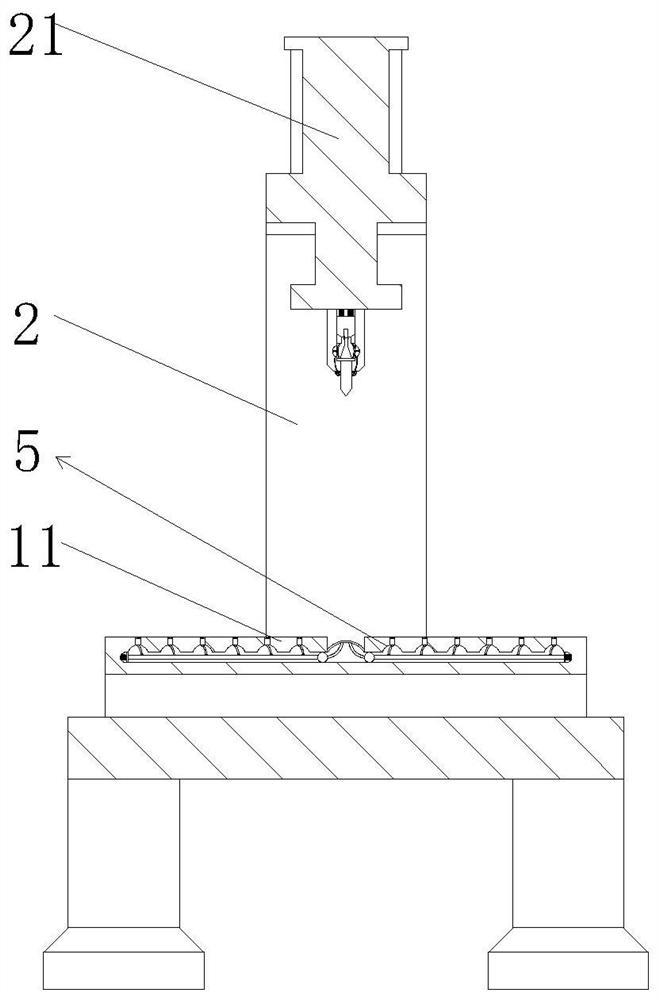 Rubber cutting device