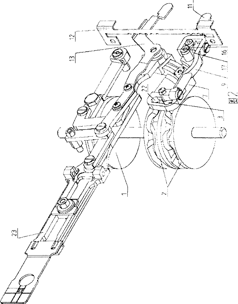 Feeding device for circulation sewing machine