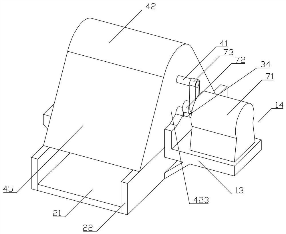 Tobacco material agglomerated and caked removing and loosening device