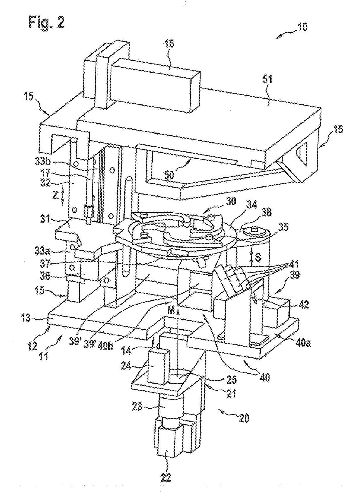 Apparatus and method for measuring at least one optically effective object