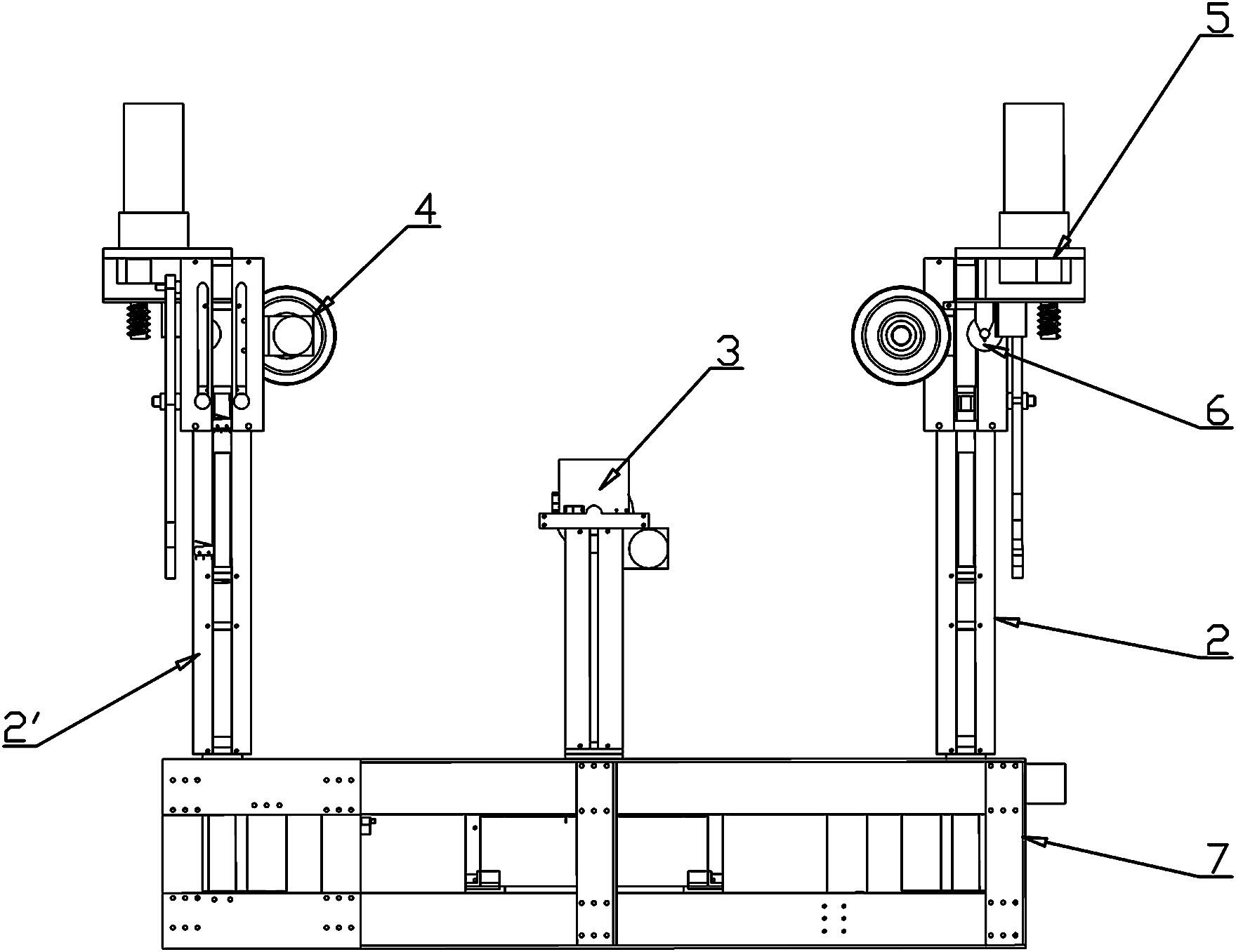 Robot for automatically deicing for power transmission line